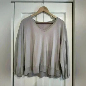 hello nite Los Angeles T-shirt | grey | Large | long balloon sleeve | v-neck